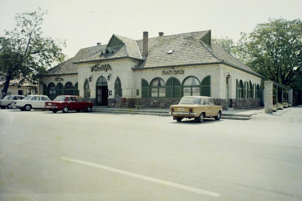 1972 Balatonszárszó, Véndiófa étterem, fotó © Bauer Sándor