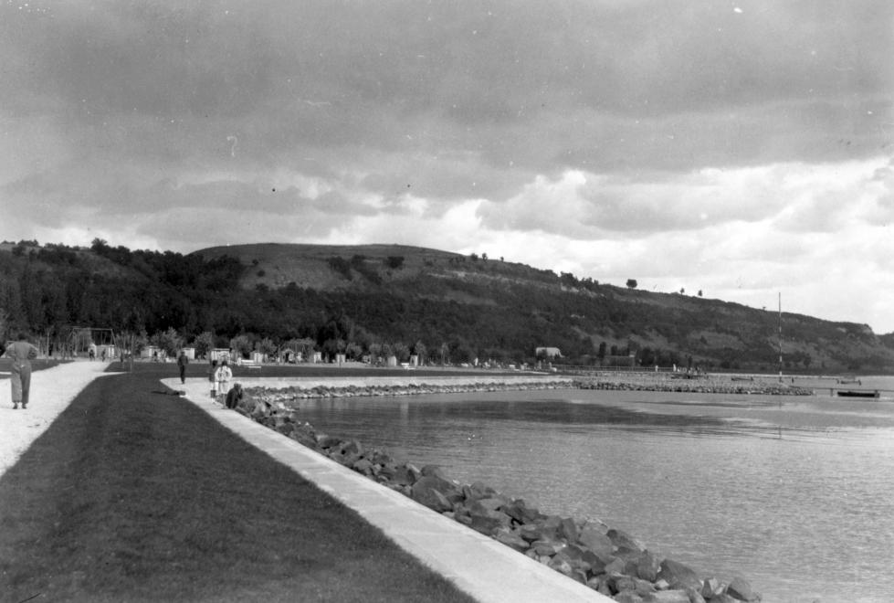 1933 Balatonkenese, Székesfővárosi Tisztviselők Üdülőtelepe, később Honvéd-üdülő, fotó © Somlai Tibor