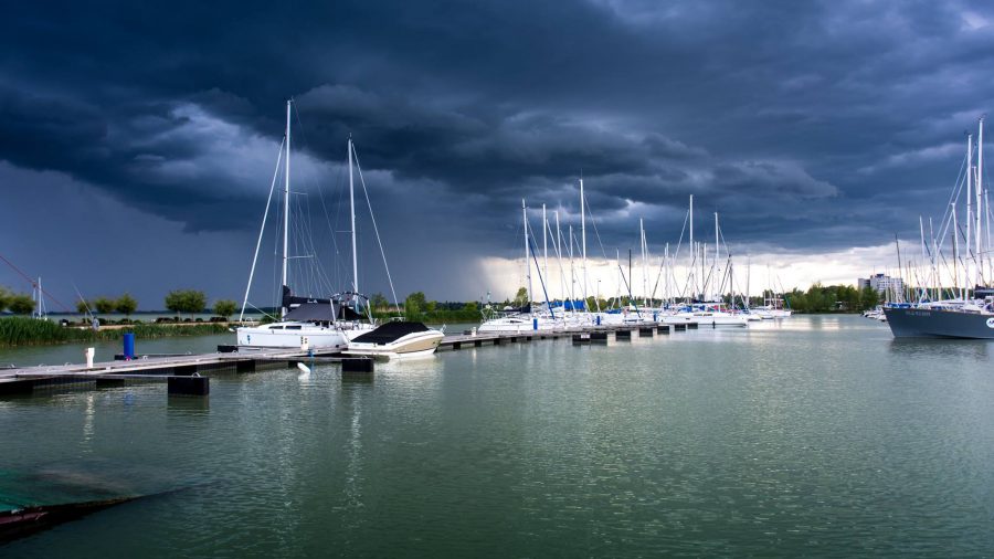 Vihar a Keszthelyi Yacht Kikötőben