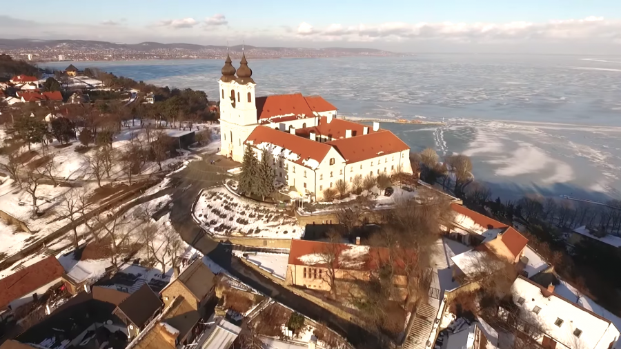 Egyre többen utaznak télen is a Balatonra