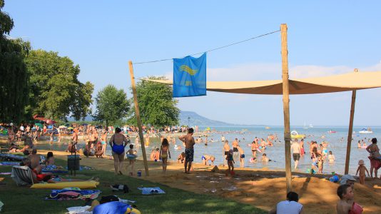 Augusztus 20-i beach party Balatongyörökön