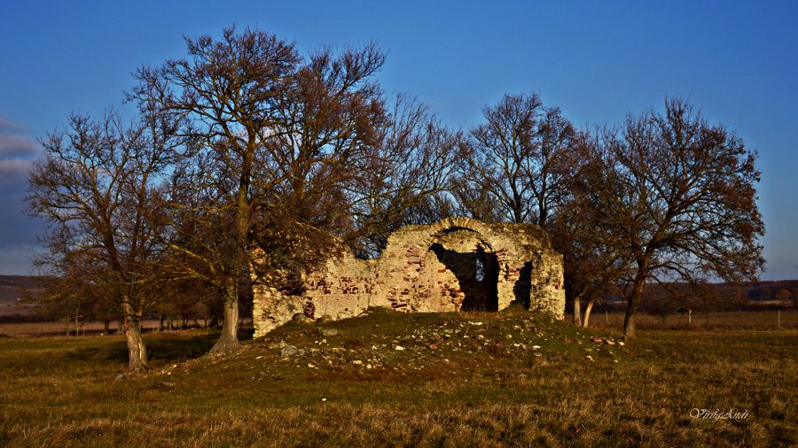 A Káli-medence rejtett kincse - Sóstókál falu templomromja
