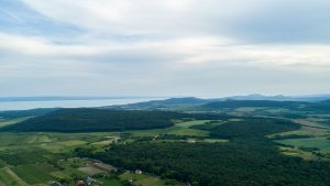 Kossuth Kilato Dorgicse Mencshely Dronfoto CsodalatosBalaton Tanuhegyek
