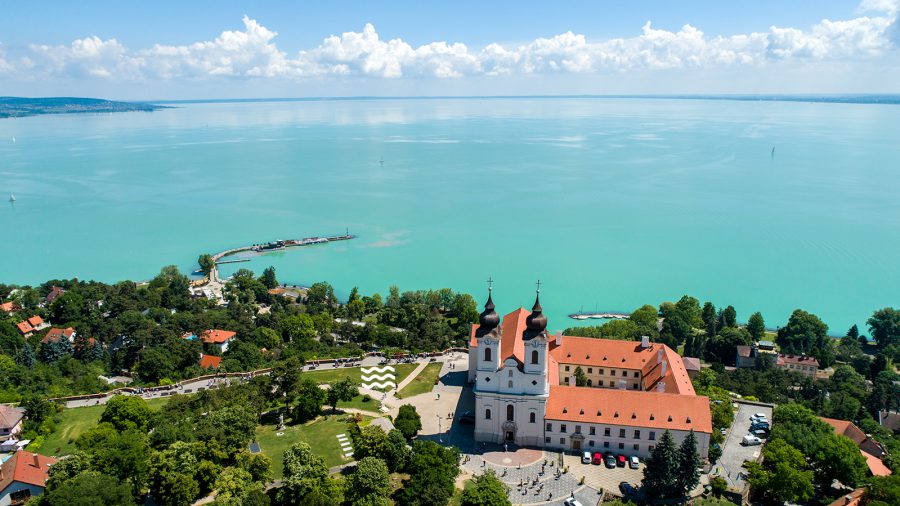 Tihany lehet a világ legszebb faluja