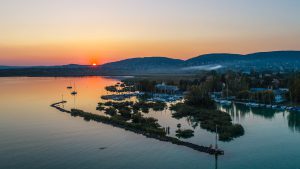 Csopak-Kilato-Kikoto-Naplemente-Dronfoto-Osz-Szeptember-CsodalatosBalaton-HAJOZASHU20