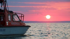 Police-Rendorseg-Balaton-Motorcsonak-Hajo-Naplemente-CsodalatosBalaton-HAJOZASHU