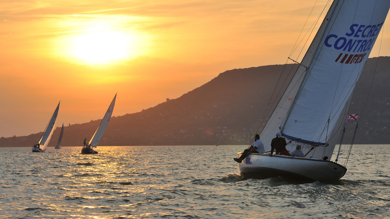 Szüreti Regatta közel 200 hajóval - ősz, borok, Balaton