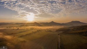 Tapolcai-Medence-Varga-Norbert-Dronfoto-Badacsony-Naplemente-CsodalatosBalaton