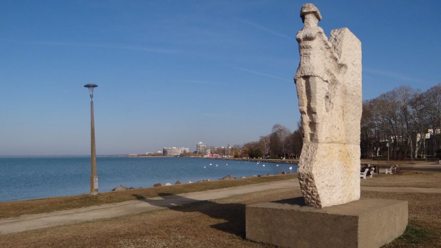 Balatoni sellő szobor Siófok