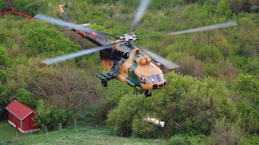 Helikopterrel kellett egy súlyos sérültet menteni a Csobáncon