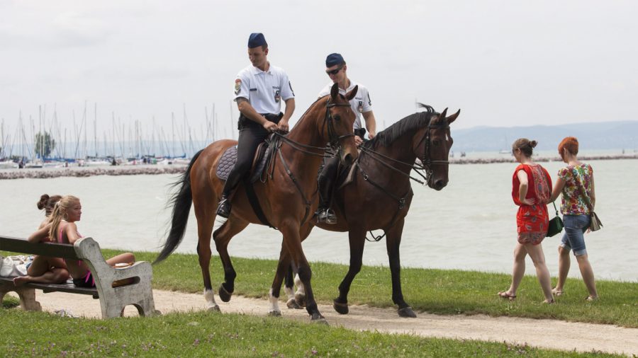 Nagyfokú rendőri készültség a Balatonnál a nyári szezonban