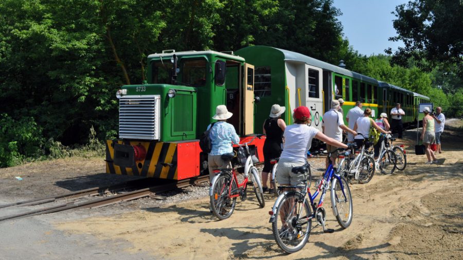 70 éves hazánk utolsó megmaradt gazdasági vasútvonala, a balatonfenyvesi kisvasút