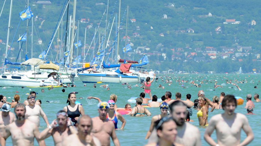 37. alkalommal rendezik meg a Balaton-átúszást