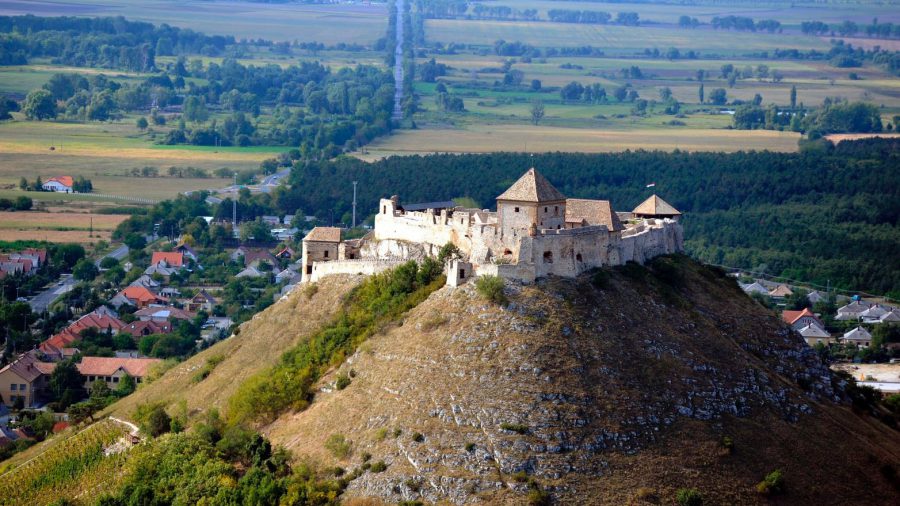 800 milliós beruházásból szépül tovább a Sümegi vár