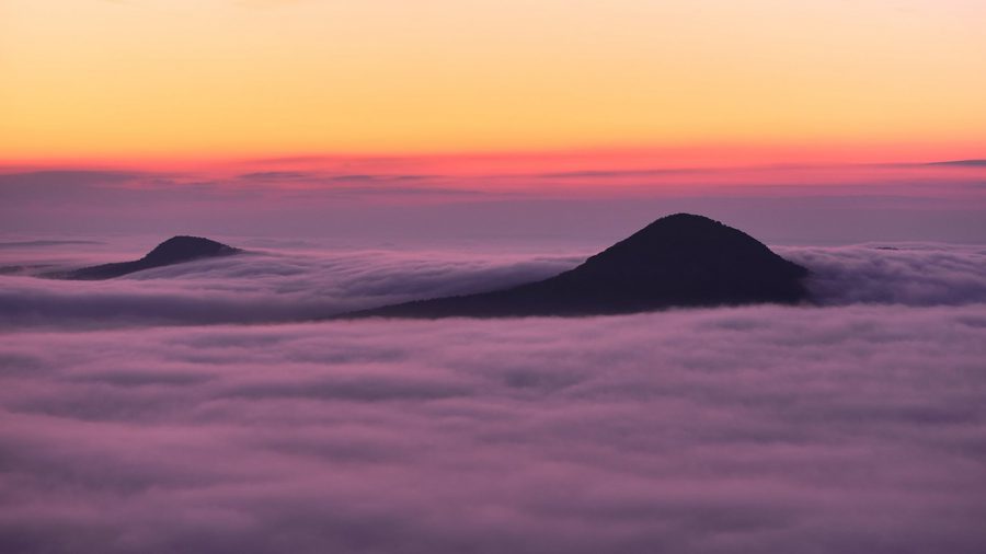 Lélegzetelállító őszi napfelkeltés fotósorozat a Szent György-hegyről