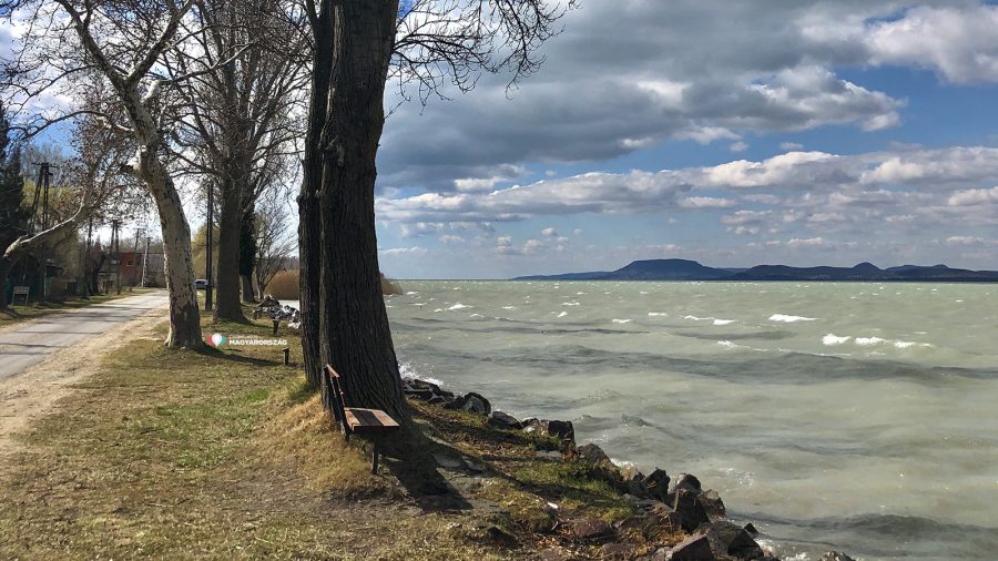 Balatonőszöd és Balatonlelle között 2,8 km kerékpárút épül 357 millió forintból