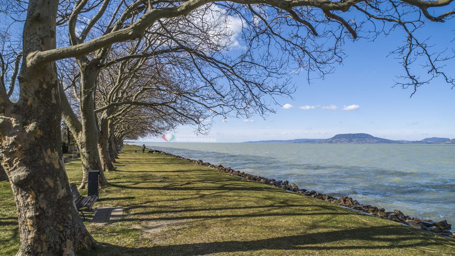 Drónfotókon örökítettük meg Balatonboglár tavaszi szépségét