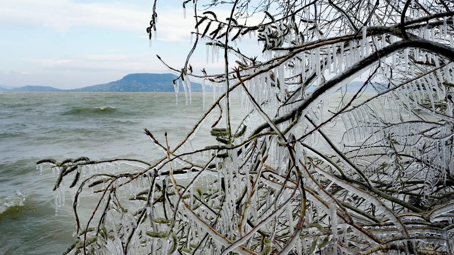 Jeges reggel köszöntötte a Meteorológiai Világnapot a Balatonnál