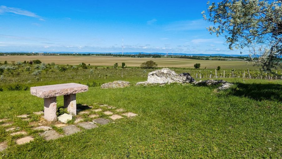 Pusztatorony romok Balatonszabadi