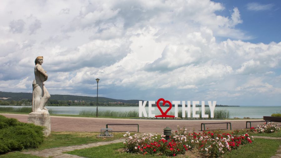 Jelentős átalakítás előtt a keszthelyi Balaton-part: várják az ötleteket