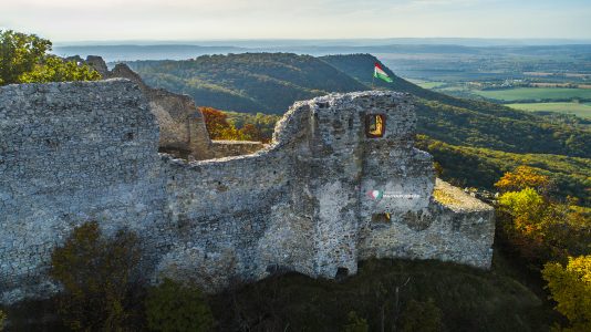 8 kihagyhatatlan vártúra a Balaton-felvidéken