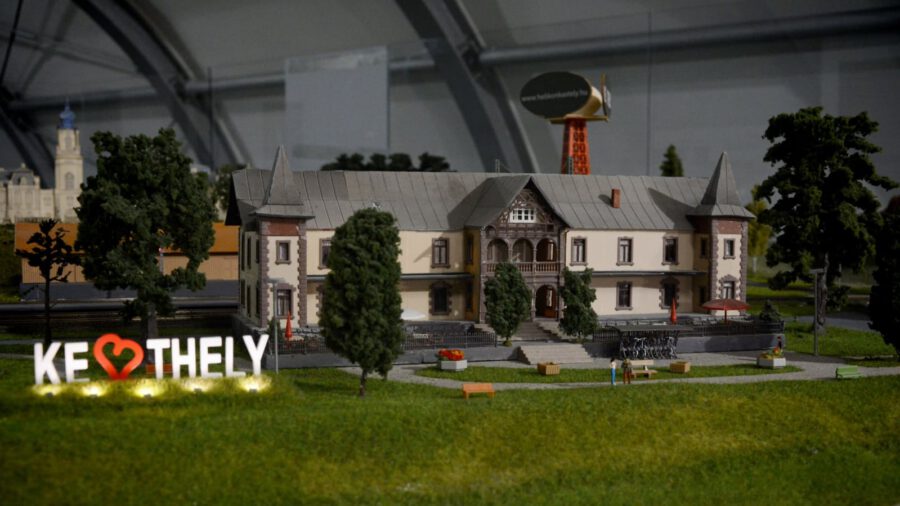 Lenyűgöző a Helikon Kastélymúzeum megújult modellvasút kiállítása