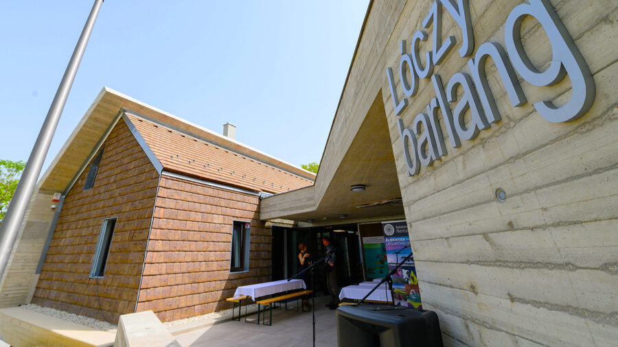 Átadták a Lóczy-barlang Látogatóközpontot Balatonfüreden