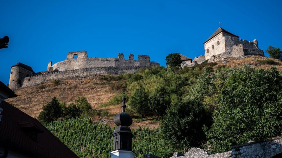 Oltalom alá kerülhetnek a Sümeg környéki borok és pezsgők