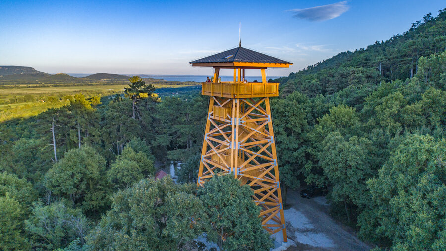 Tücsökdomb kilátó Nemesvita: a Balaton-felvidék legújabb kilátója