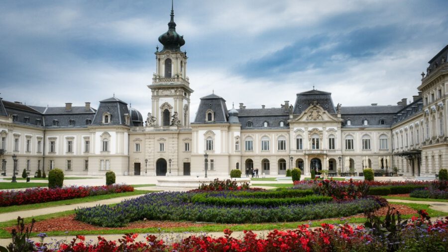 Fedezd fel ősszel Keszthelyt – ahol már a kastély helyén is kastély állt