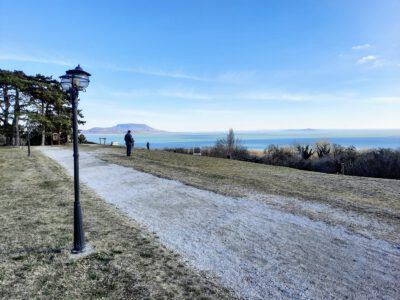 Balatongyöröki Szépkilátó, ahol a szó bennszakad, a lélek megtelik