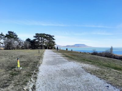 Balatongyöröki Szépkilátó, ahol a szó bennszakad, a lélek megtelik