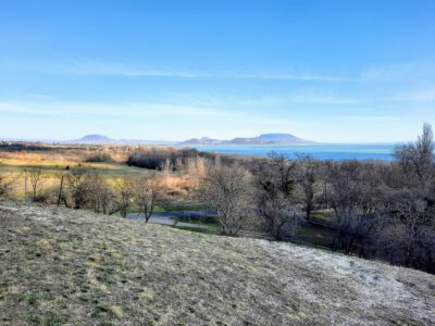 Balatongyöröki Szépkilátó, ahol a szó bennszakad, a lélek megtelik