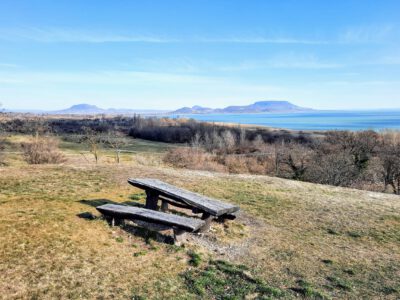 Balatongyöröki Szépkilátó, ahol a szó bennszakad, a lélek megtelik
