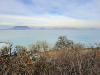 Fonyód és a képeslapra kívánkozó balatoni panorámája