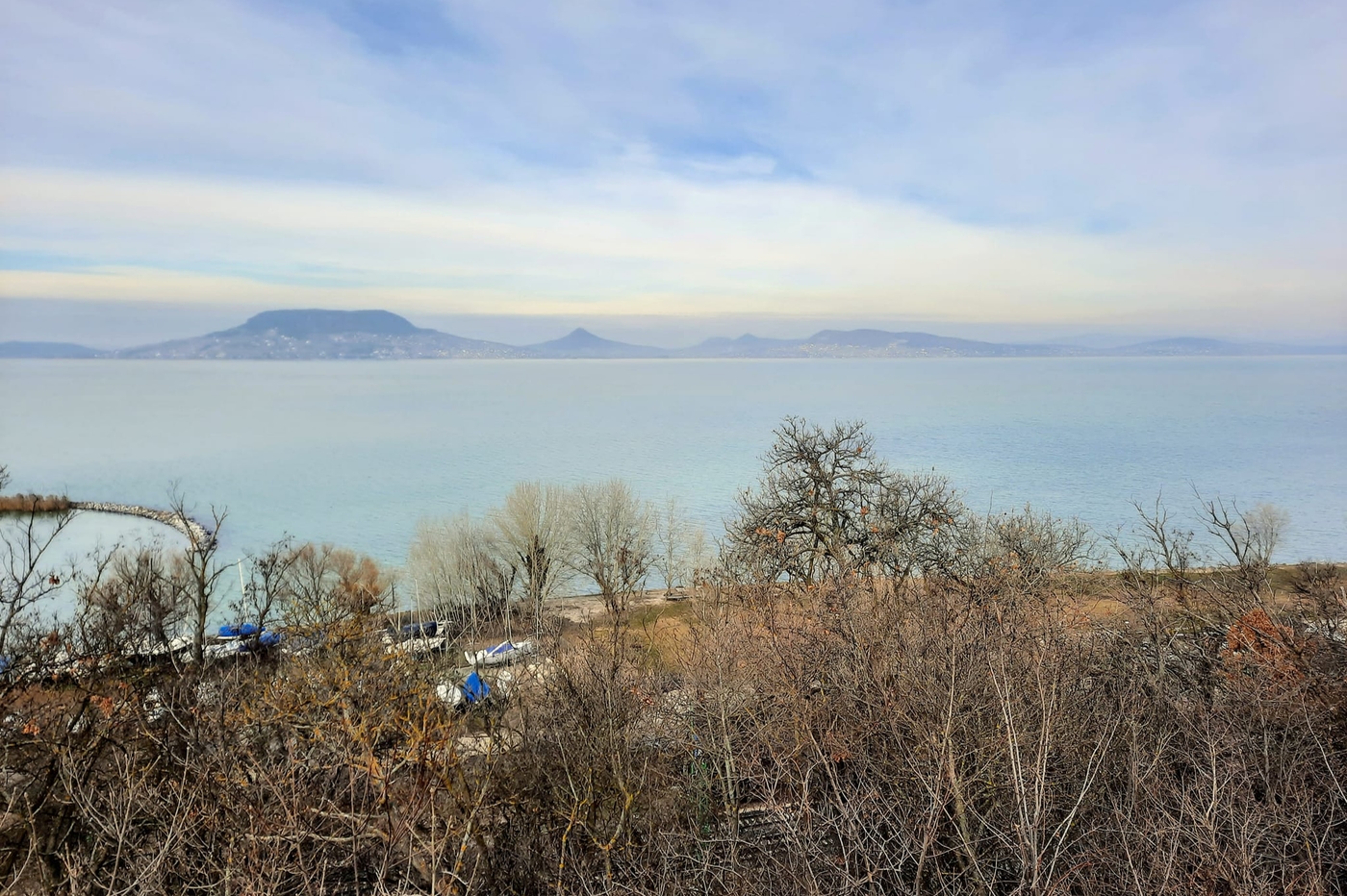 Fonyód és a képeslapra kívánkozó balatoni panorámája
