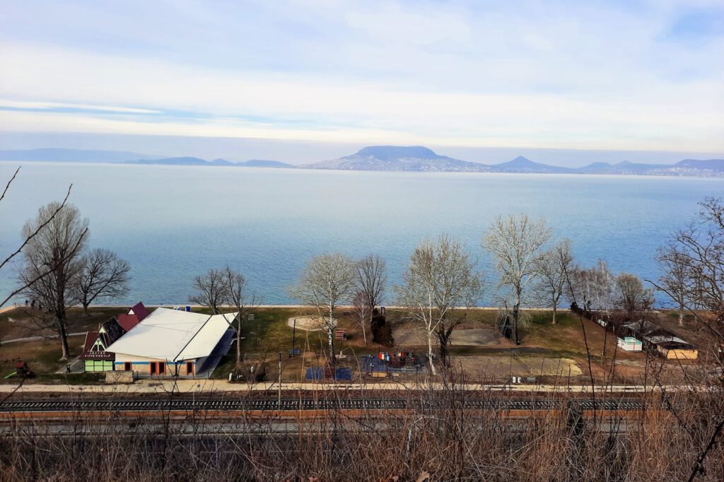 Fonyód és a képeslapra kívánkozó balatoni panorámája