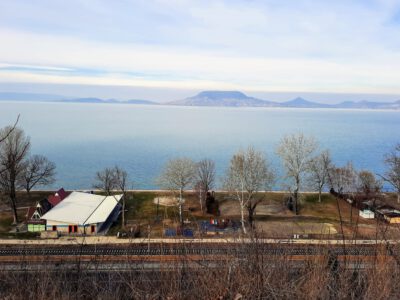 Fonyód és a képeslapra kívánkozó balatoni panorámája