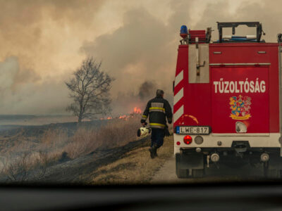 Több száz hektáron ég a nádas a Kis-Balatonnál és Keszthely környékén