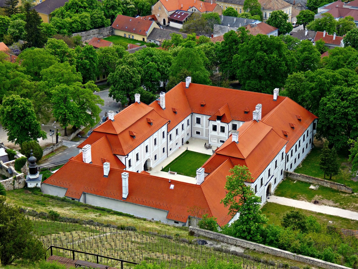Sümegi vár, a Várhegyet uraló impozáns erődítmény
