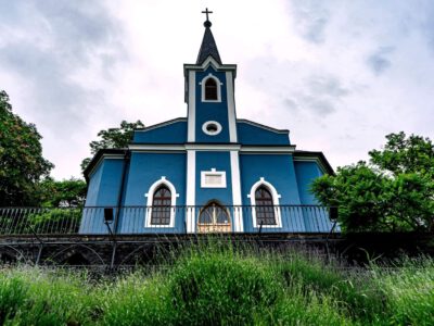 A balatonboglári Kék és Vörös kápolna, a virág illatú Kápolna domb ékei