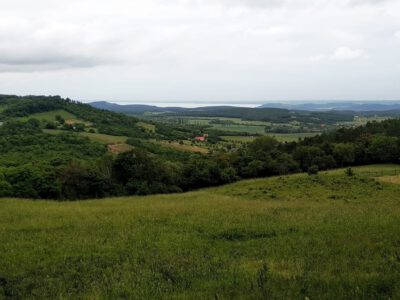 Zádor-vár romjai, melyhez feltétlenül látogass el, ha a Balaton-felvidéken jársz
