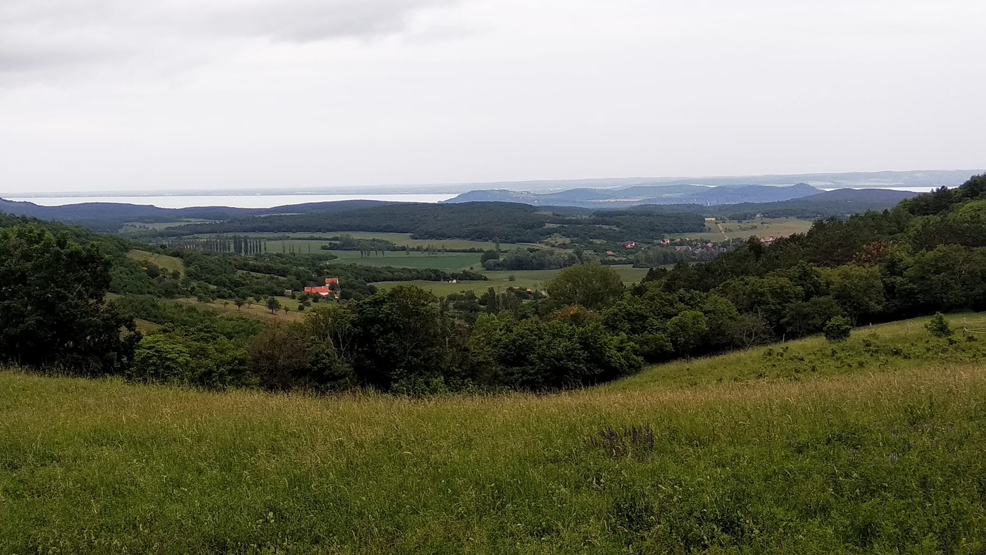 Zádor-vár romjai, melyhez feltétlenül látogass el, ha a Balaton-felvidéken jársz