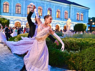 Kemecsei Anna Viktória elsőbálozó lett a 197. Anna-bál szépe
