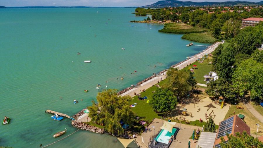 Napfény Camping strand Révfülöp