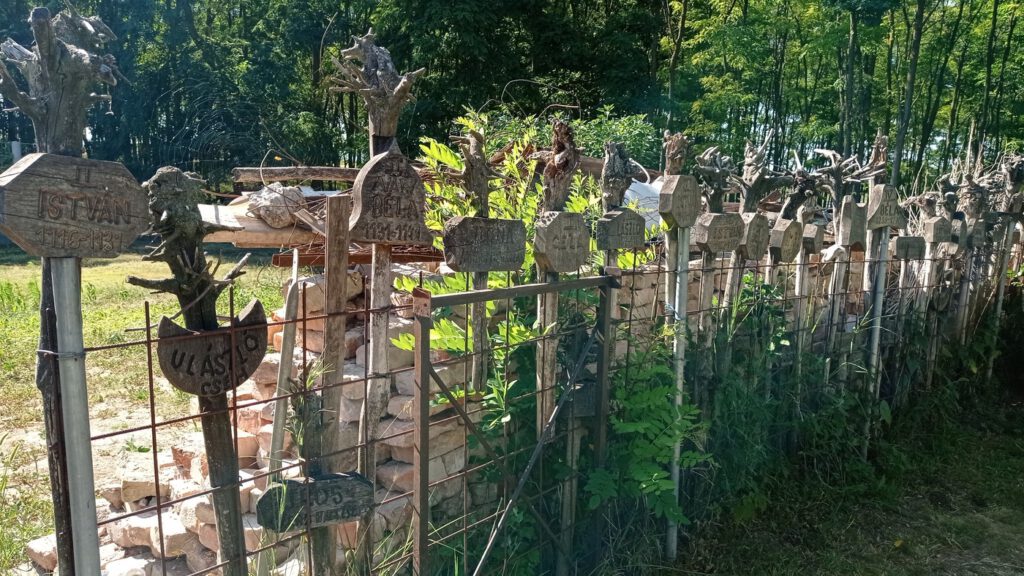 Bugaszegi Téglagaléria és Tanya, a miniállam Balatonboglár határában