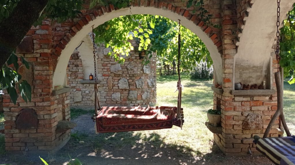 Bugaszegi Téglagaléria és Tanya, a miniállam Balatonboglár határában