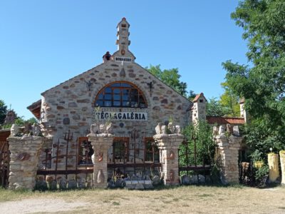 Bugaszegi Téglagaléria és Tanya, a miniállam Balatonboglár határában