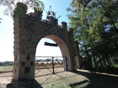 Bugaszegi Téglagaléria és Tanya, a miniállam Balatonboglár határában