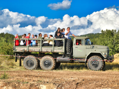 Augusztus 25-28 között vár a sár a gyenesdiási Legyensáros Offroad Fesztiválon